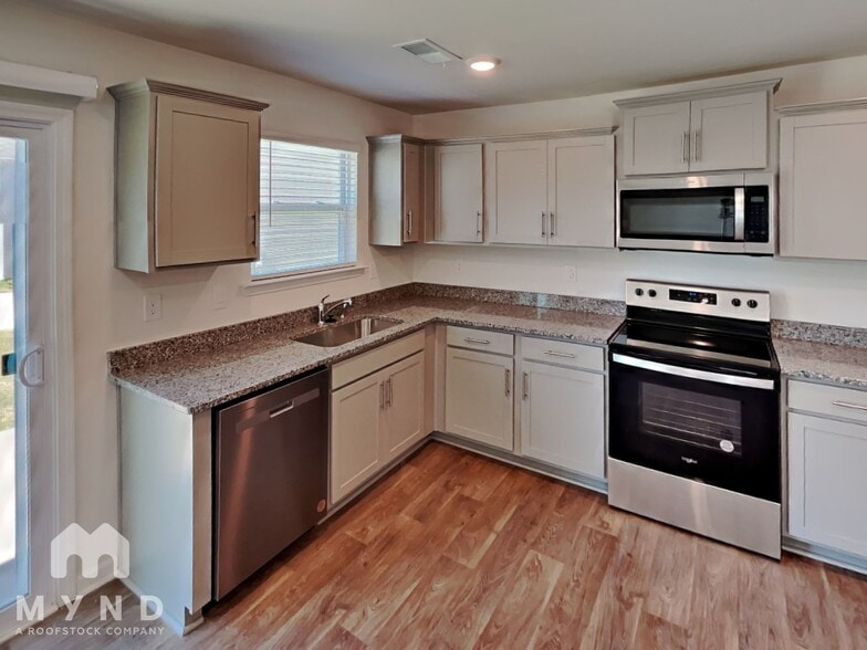 Building Photo - 2126 Allium Dr