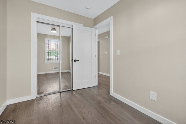 Building Photo - 414 15th Ave