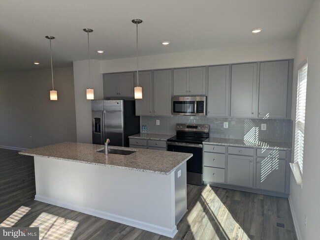 Building Photo - 294 Watercourse Dr