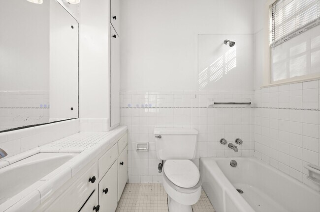 Building Photo - 1630 College Dr