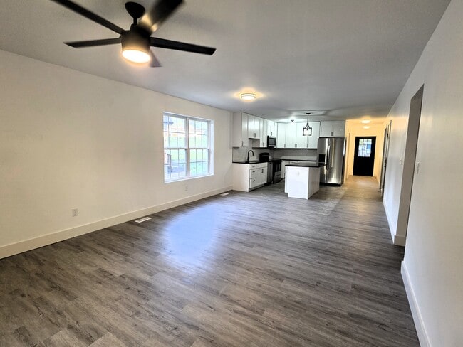 Building Photo - 12 New Sugar Creek Rd