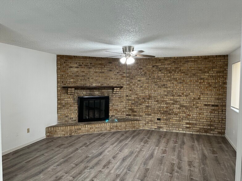 Building Photo - 1426 Centennial Dr