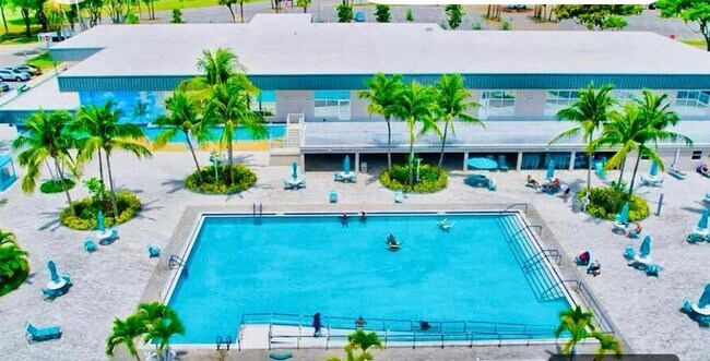 Building Photo - 307 Saxony Dr