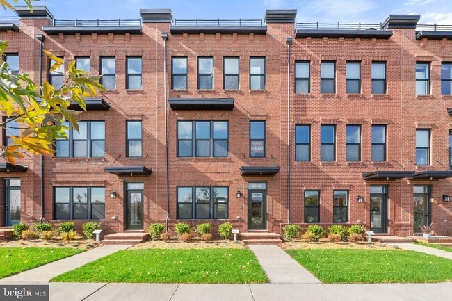 Building Photo - 23142 Horseshoe Trl Sq