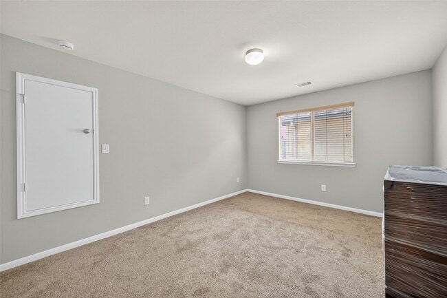 Building Photo - 20718 Bandrock Terrace
