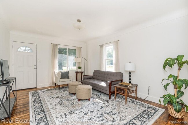 Building Photo - 2392 W Auburn Rd