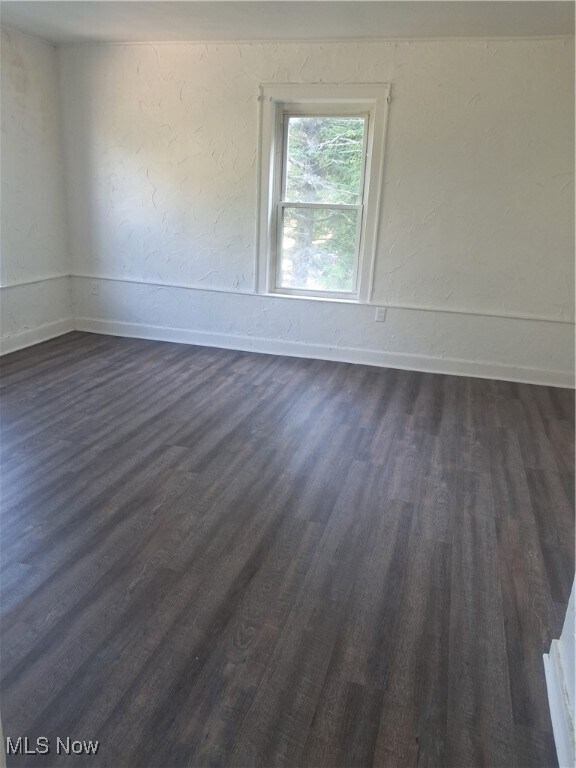 Building Photo - 5466 S Ridge Rd