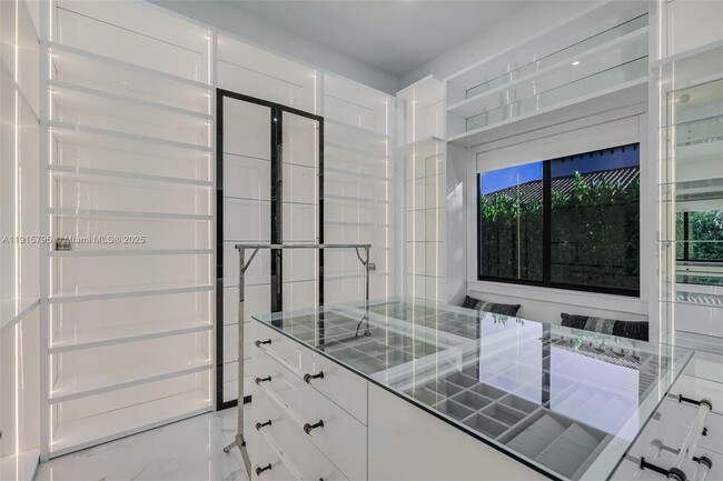 Building Photo - 250 NW 129th Ave