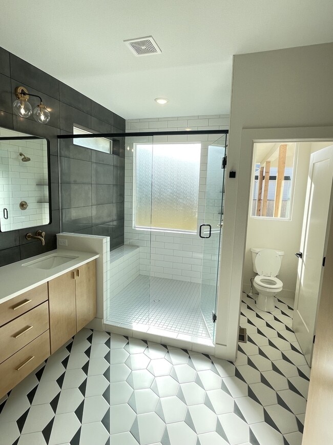 Building Photo - 252 N Ciderbluff St