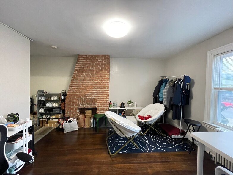 Building Photo - 41 S Angell St
