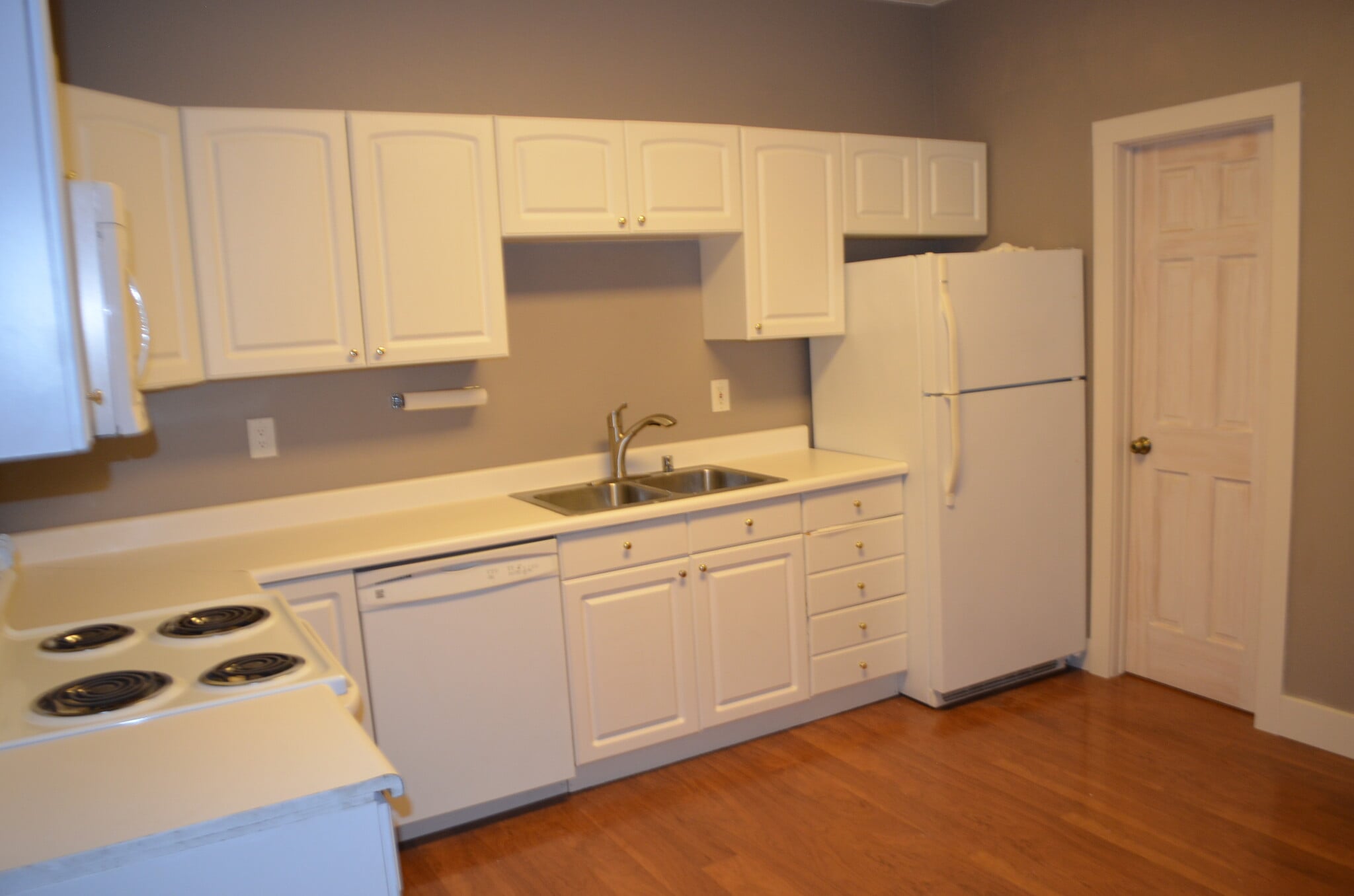 Kitchen 1 - 511 E Indiana Ave