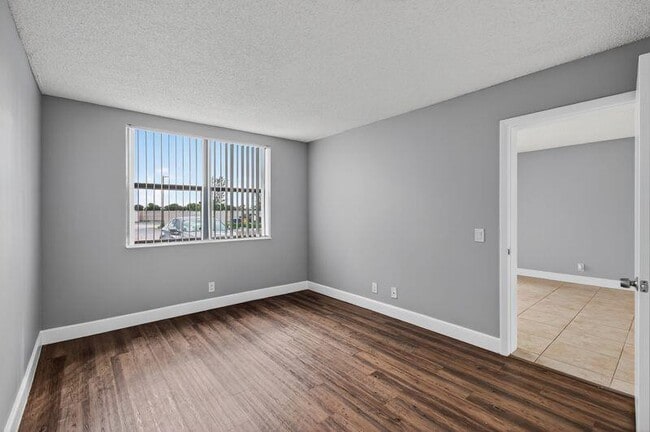 Building Photo - 744 Executive Center Dr