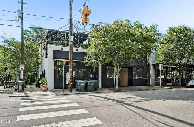 Building Photo - 720 N Person St