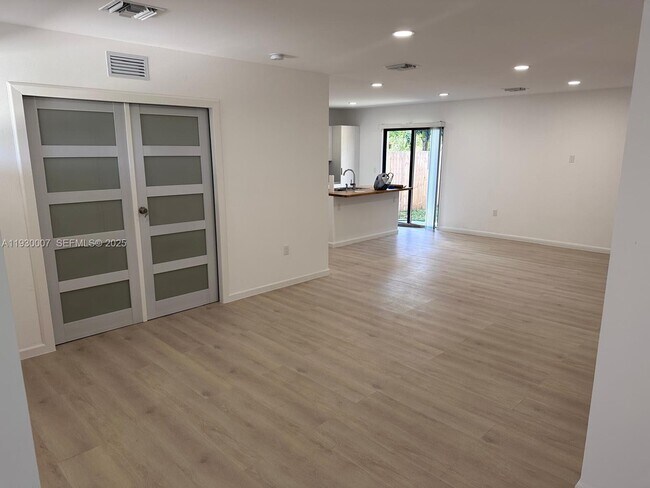 Building Photo - 574 NW 7th St