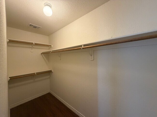 Building Photo - 403 Olaf Dr