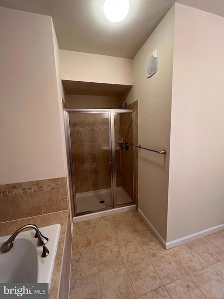 Building Photo - 42592 Sunset Ridge Square