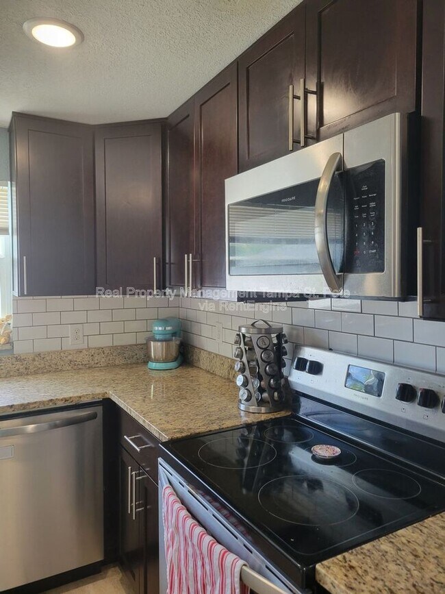 Building Photo - 1711 E New Orleans Ave