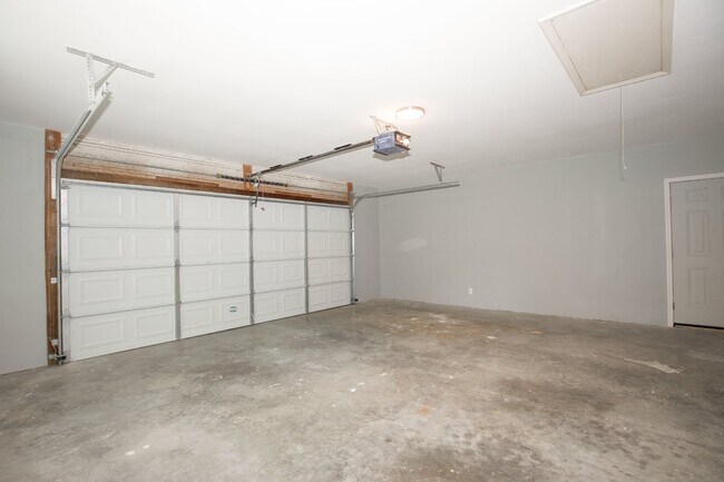 Building Photo - Gorgeous Fully Renovated 3 bedroom home in the Heart of Whispering Pines
