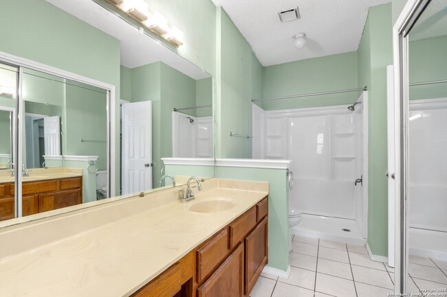 Building Photo - "Charming 4-Bed Retreat with Scenic Views ...