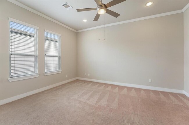 Building Photo - 5623 Kansas St