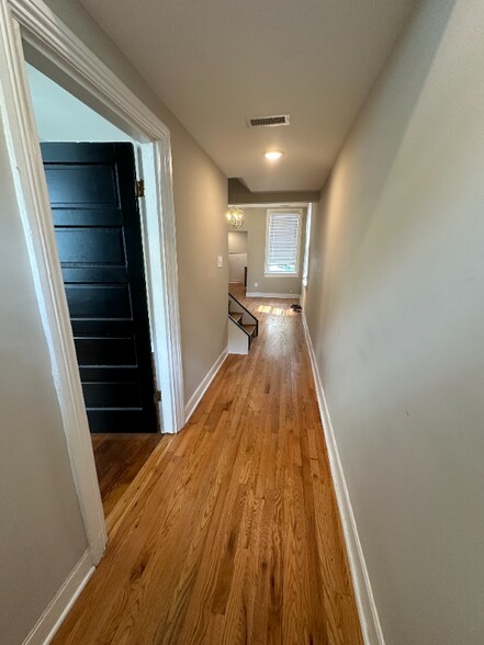 Building Photo - 417 Gilmer St