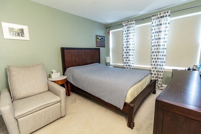 Building Photo - 316 Rindge Ave