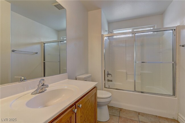 Building Photo - 236 Fairway Woods Dr