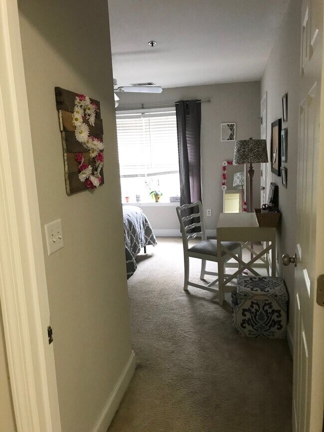 Building Photo - Stones Creek Townhome Condo!