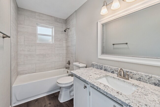 Building Photo - 3408 Dallis Dr