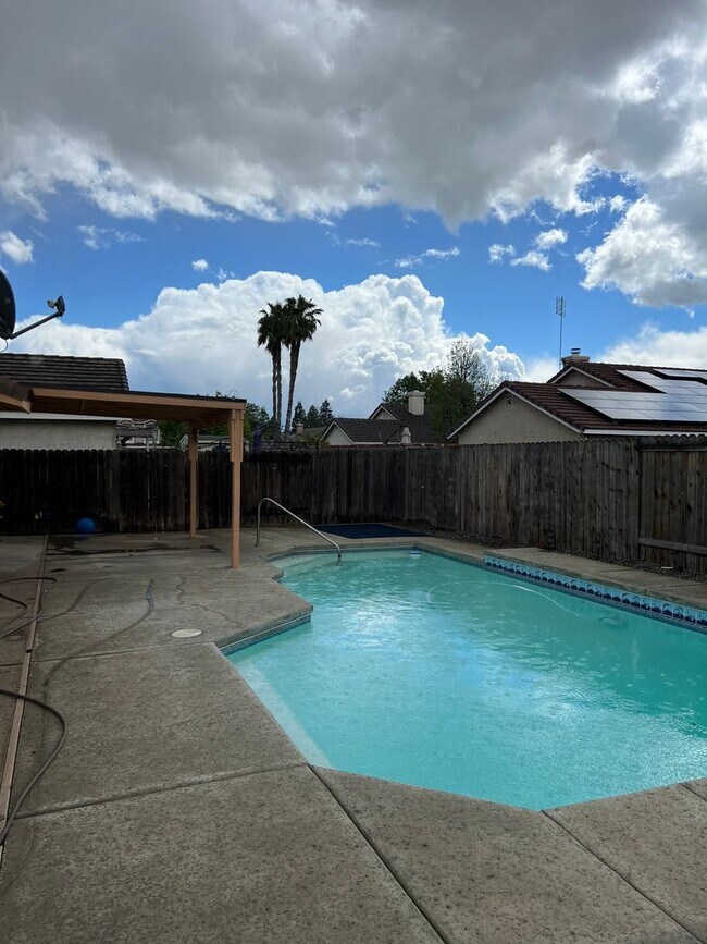 Building Photo - 5911 Golden Sunset Ct