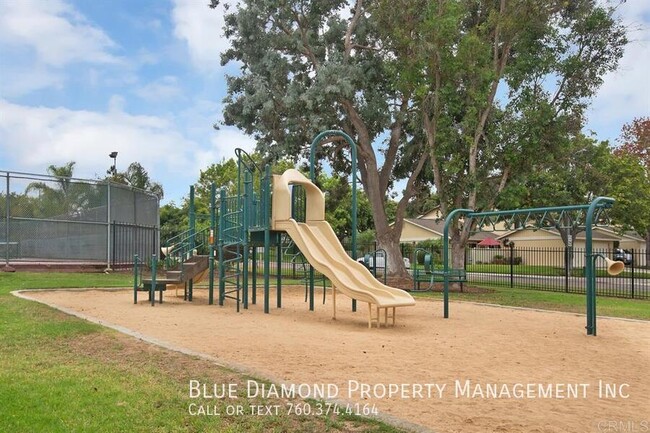 Building Photo - Cozy 3 BR, 2 BA townhome in Encinitas