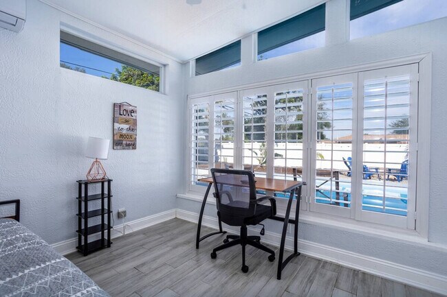 Building Photo - 4501 Loring Pl