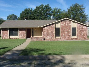 Building Photo - 1217 Guinn Ln