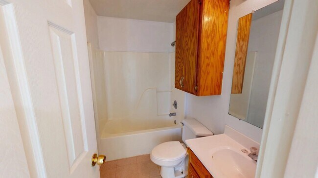 Building Photo - 1112 Pinder Ln