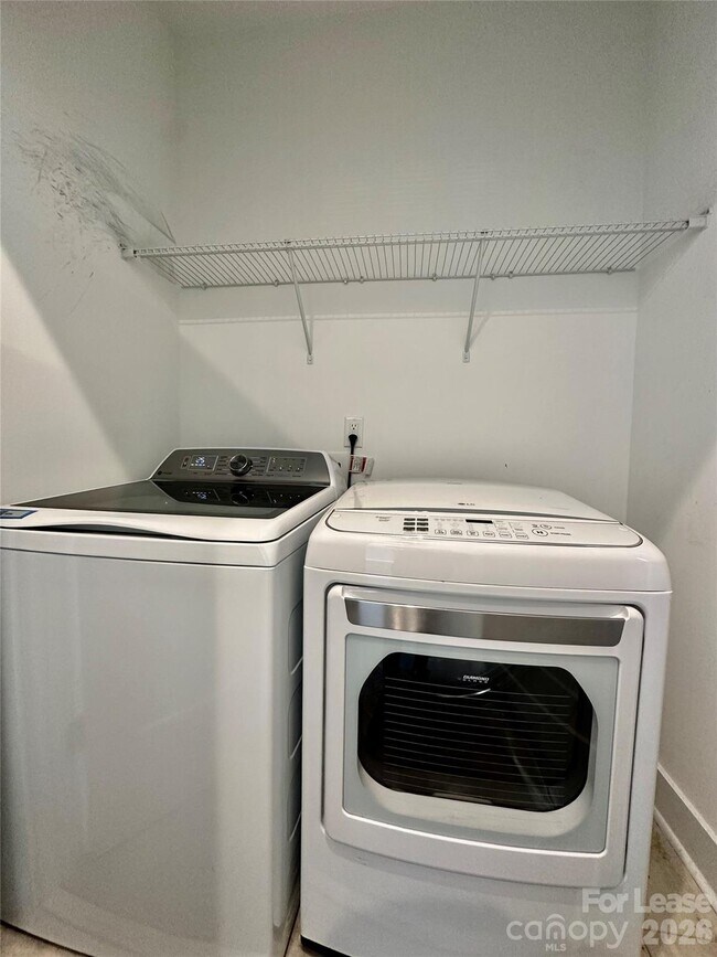 Building Photo - 5013 Sovereignty Ct