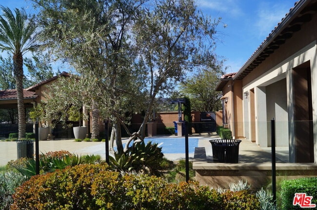 Building Photo - 20607 W Chestnut Cir