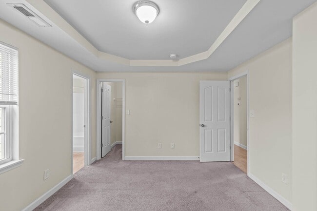 Building Photo - 3 Bedroom 2 Bathroom Home