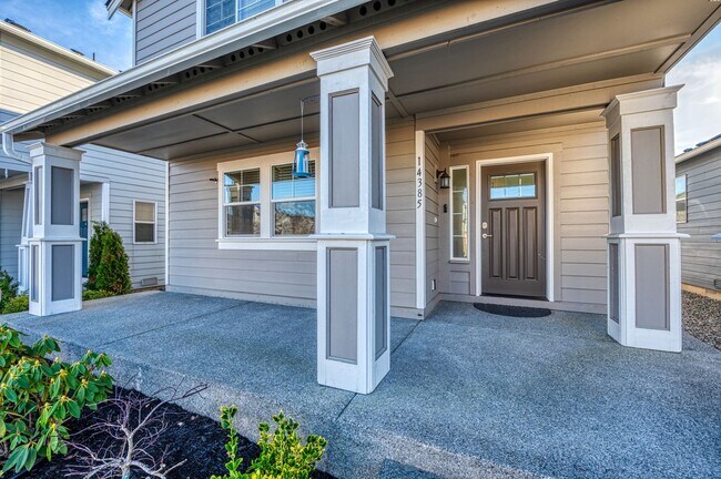 Building Photo - 3 Bedroom home in Yelm with Garage