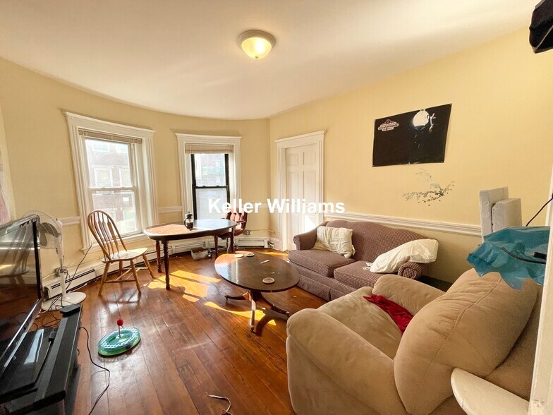 Building Photo - 60 Empire St