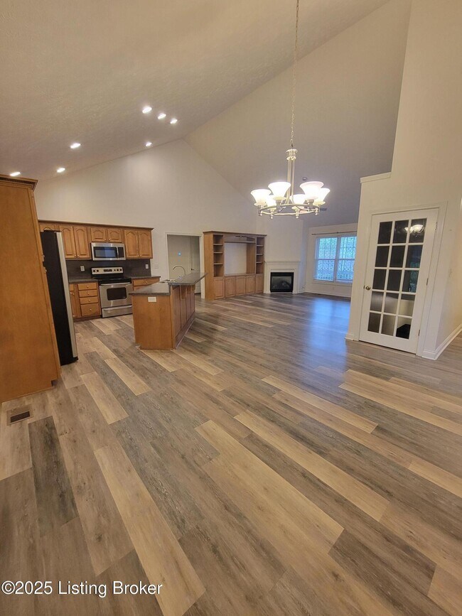 Building Photo - 12611 Bernay Pl
