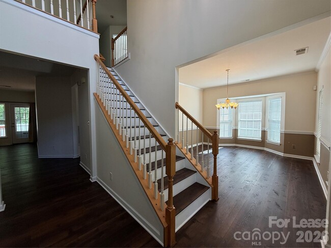 Building Photo - 15622 Troubadour Ln