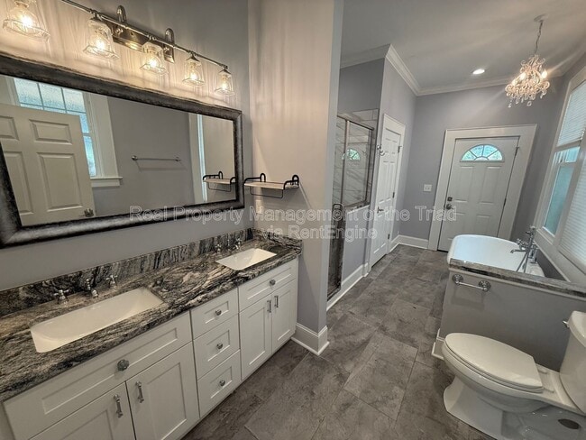 Building Photo - 340 W End Blvd