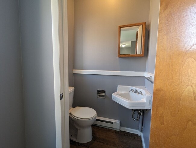 Building Photo - 3 School St