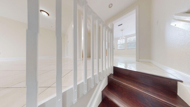 Building Photo - 4 Bed/3.5 Bath Townhome w/2 Car Garage in Pet Friendly Gated Community! ** Water/Cable/Internet I...