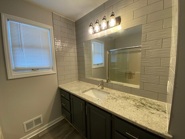 Building Photo - 2147-2149 Countrywood Dr SE