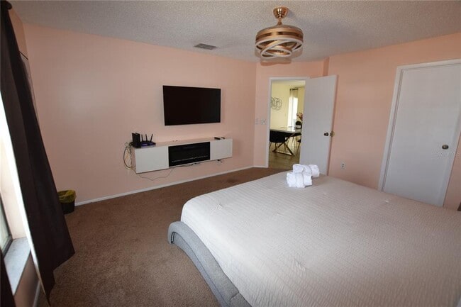 Building Photo - 7748 Indian Ridge Trail S