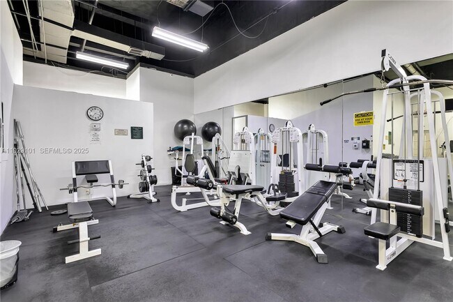 Building Photo - 800 West Ave