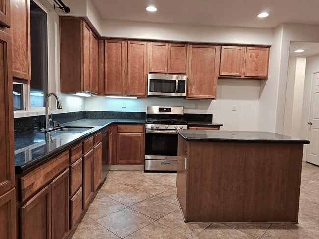Building Photo - 80575 Stortford Avenue