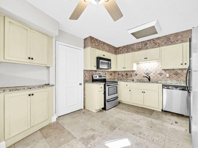 Building Photo - 258 Kidd St