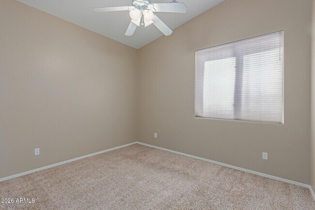 Building Photo - 2206 W Fawn Dr